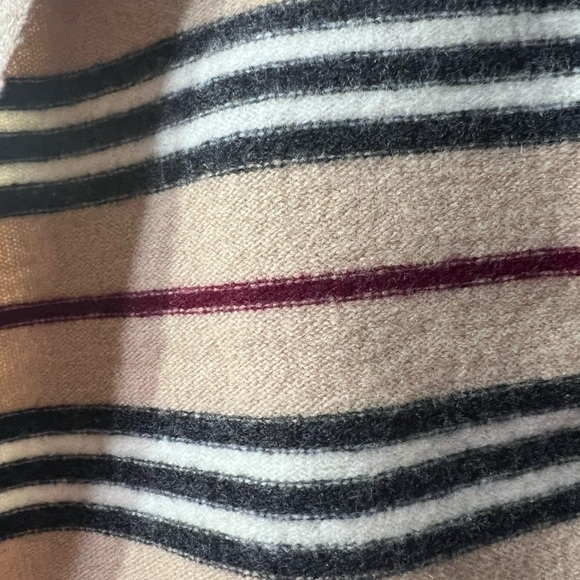 Burberry Narrow Check 💯Lambswool Scarf Authentic Preloved Unisex - Picture 4 of 4